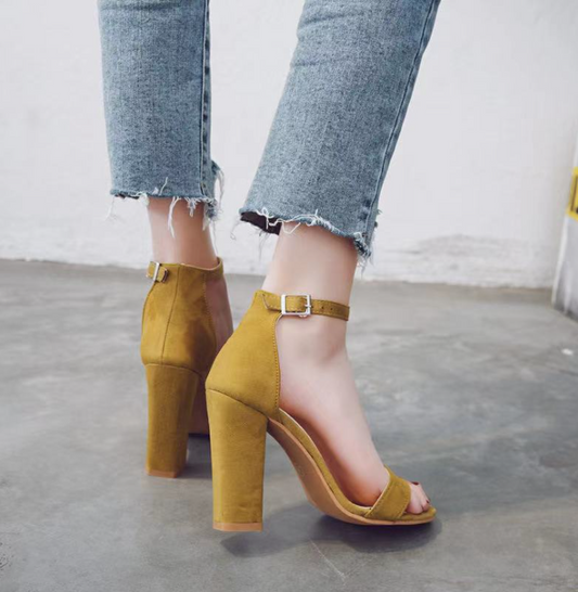 Julie™ | Riemchen-Pumps